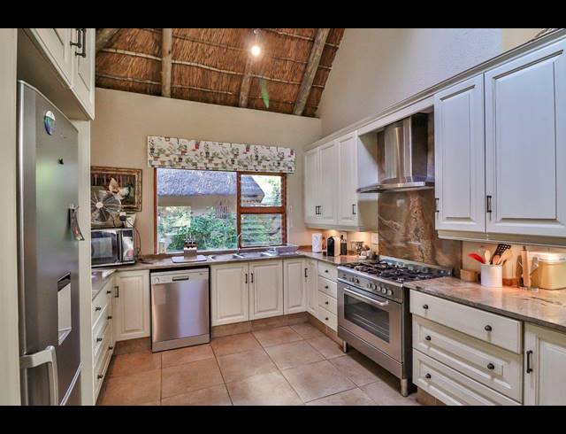 4 BEDROOM HOUSE FOR SALE IN LAKELAND ESTATE